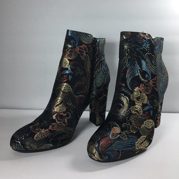BAMBOO Living-23S Floral Brocade Block Heel Women's Ankle Bootie Boots Size 6 - Picture 7 of 8